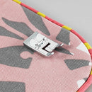 Ce pied ganseur permet de créer des finis personnalisés.